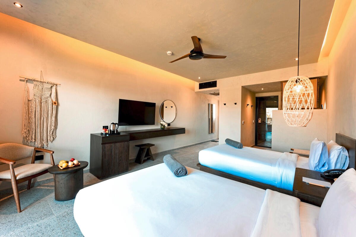 Sentido Naga Bay