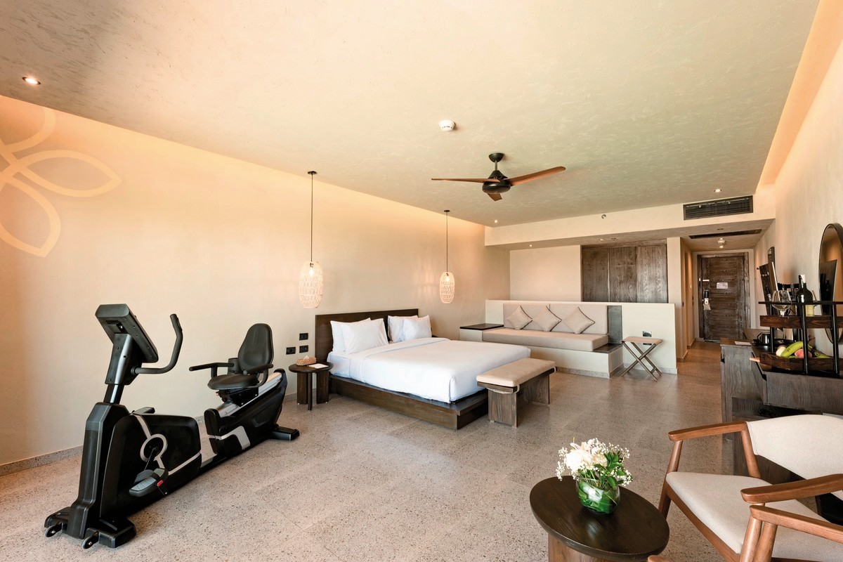 Sentido Naga Bay
