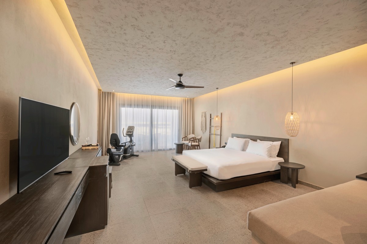 Sentido Naga Bay