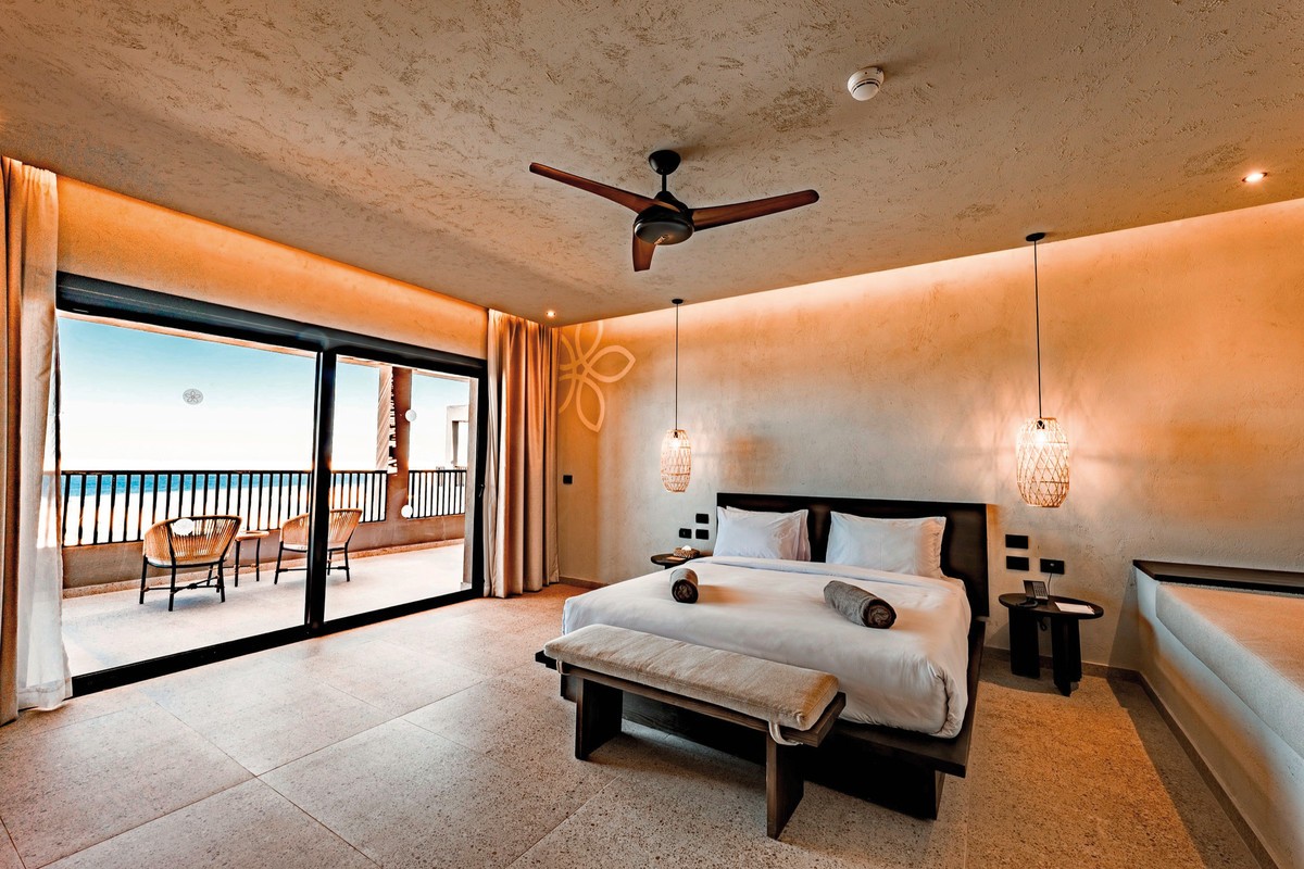 Sentido Naga Bay