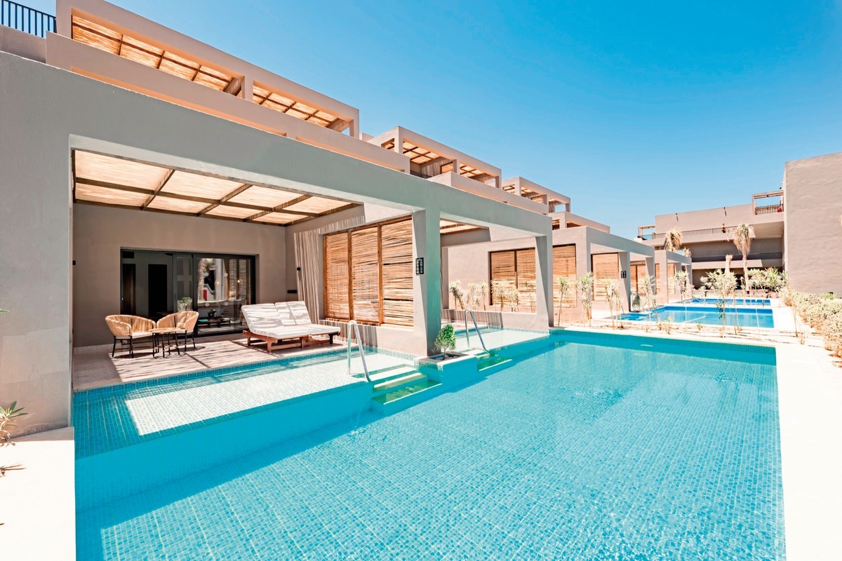 Sentido Naga Bay