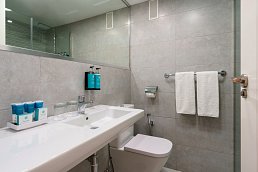 Badbeispiel Doppelzimmer (Zimmercodierungen DB1, D1P, D1M, DS1 & JB1)