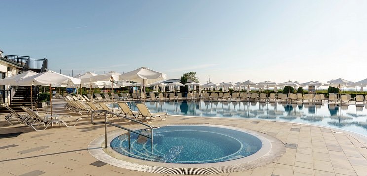 Alua Helios Bay