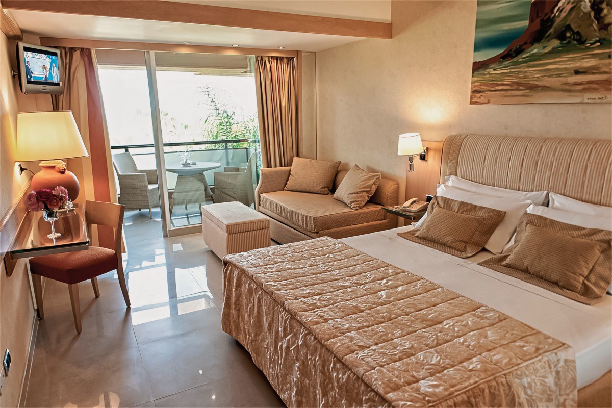 MClub Acacia Resort