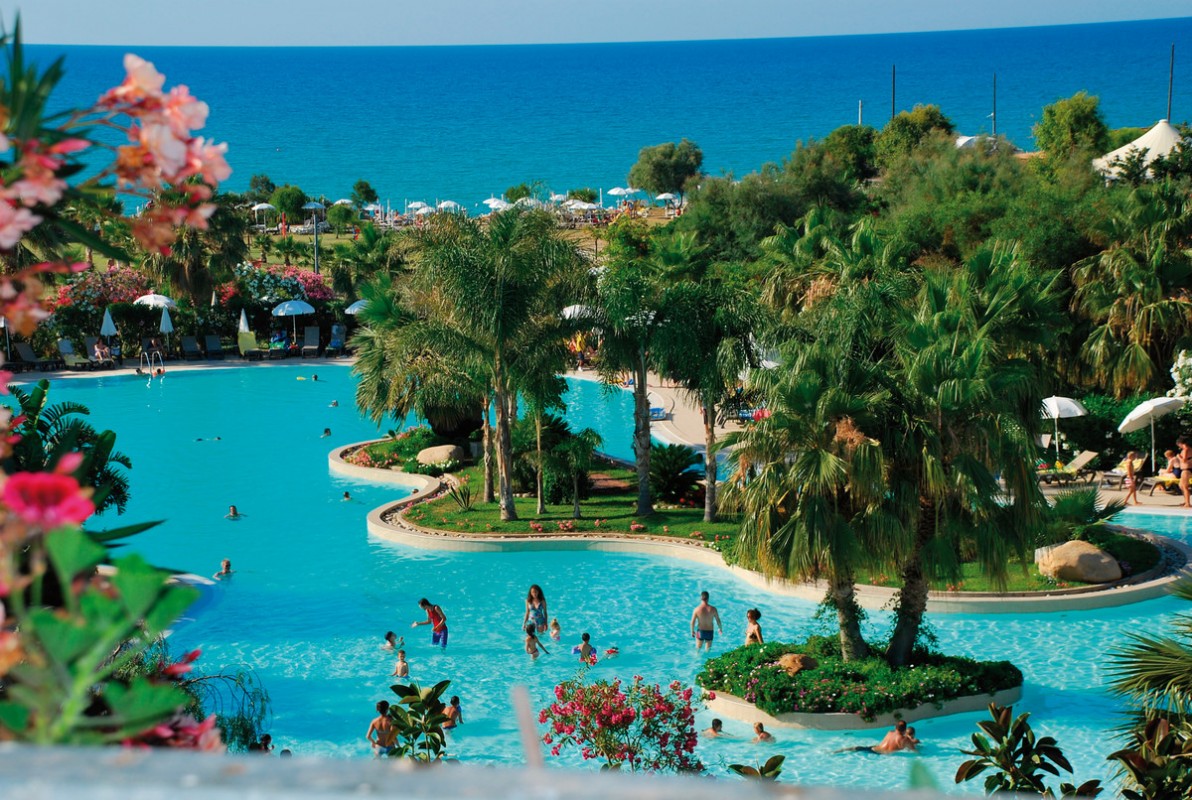 MClub Acacia Resort