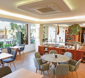 Costa d'Oiro Ambiance Village