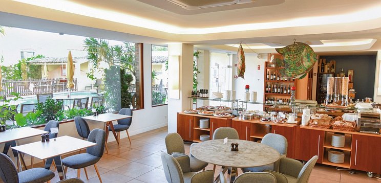 Costa d'Oiro Ambiance Village