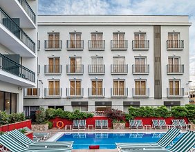 AQUA Hotel Bertran Park