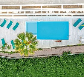 Azure Mare Hotel