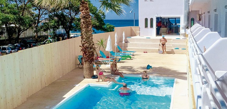 Azure Mare Hotel