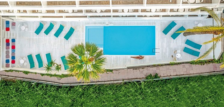 Azure Mare Hotel