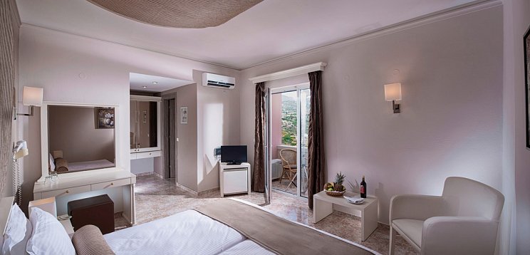 Athina Palace Resort&Spa
