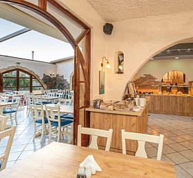 Hotel Erato