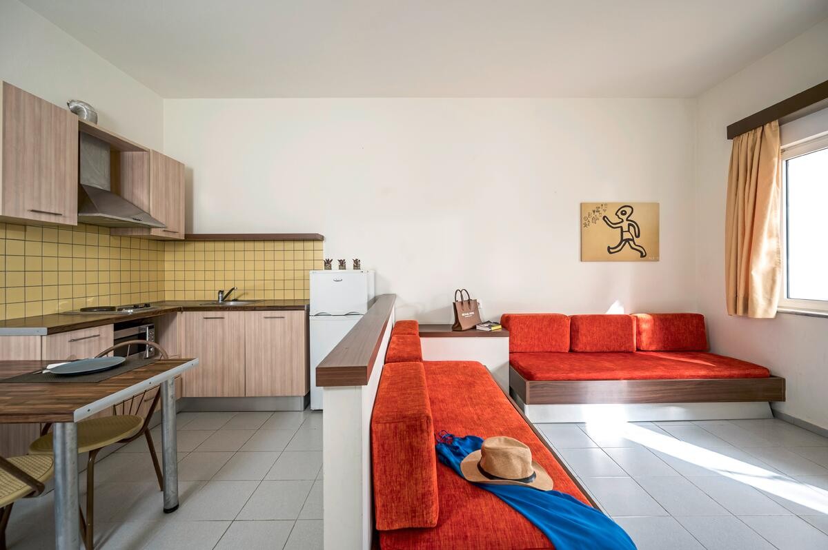 Meropi Hotel & Apartments