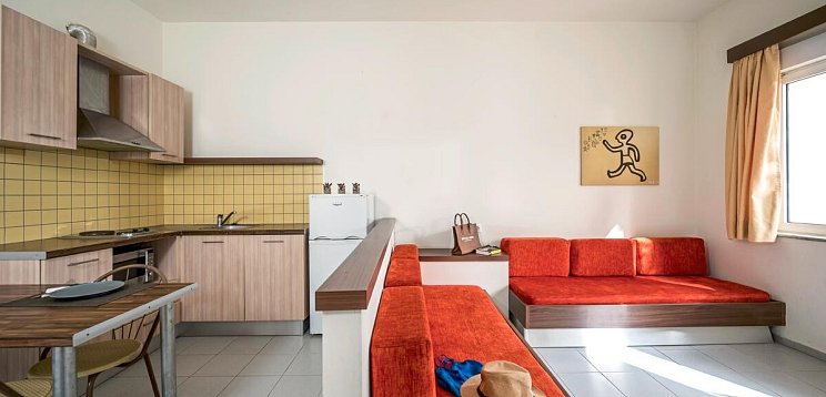 Meropi Hotel & Apartments