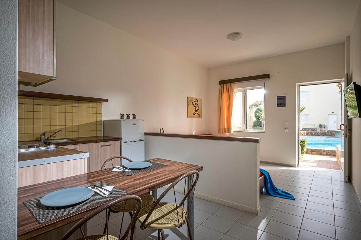 Meropi Hotel & Apartments