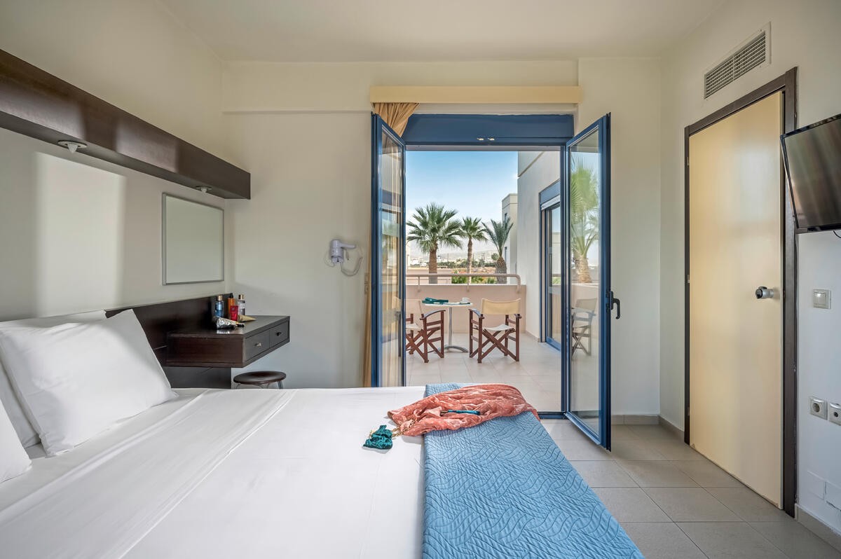 Meropi Hotel & Apartments