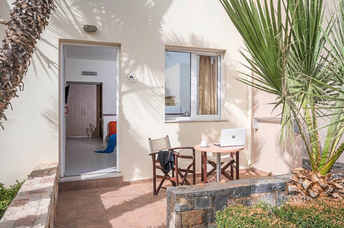 Meropi Hotel & Apartments