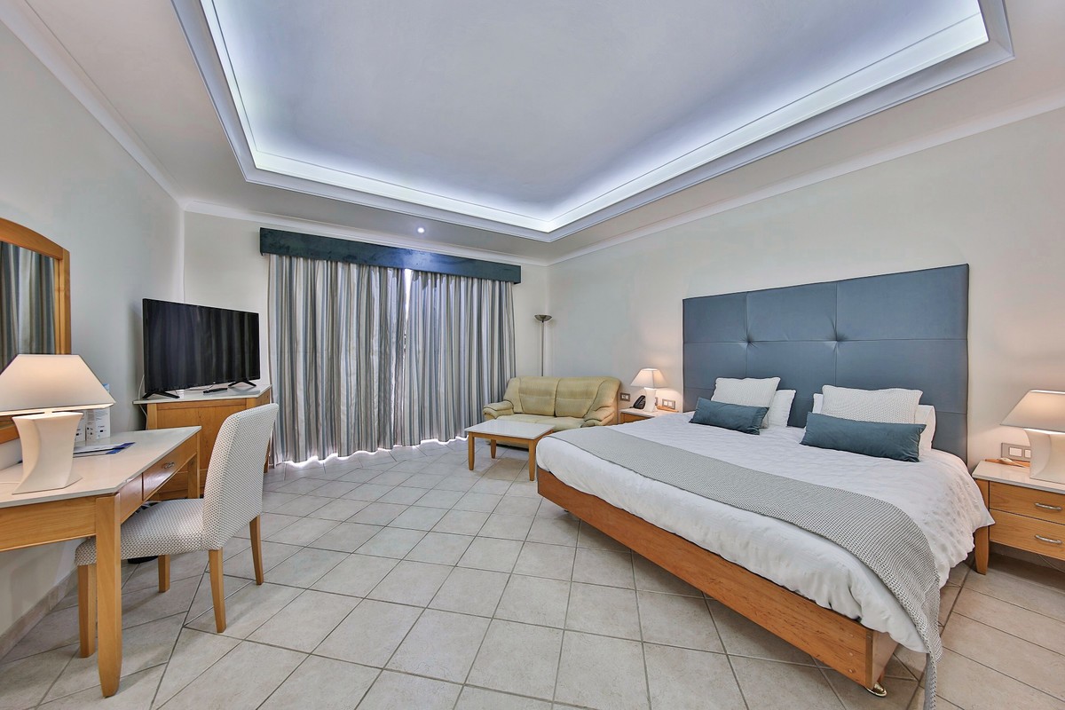Paradise Bay Resort