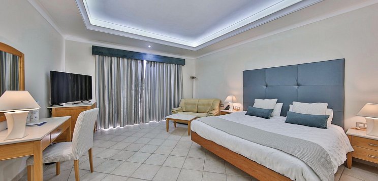 Paradise Bay Resort