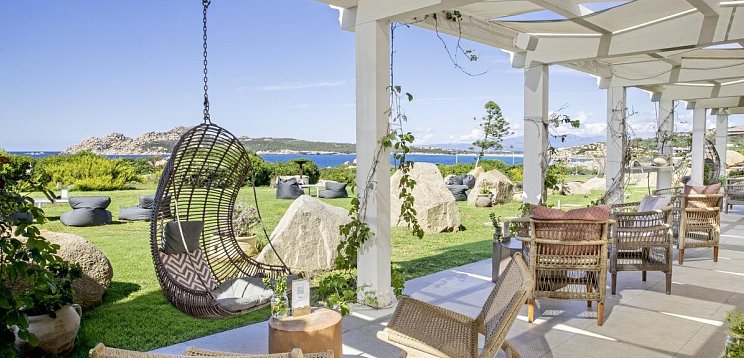 Mangia's Santa Teresa Sardinia, Curio Collection by Hilton