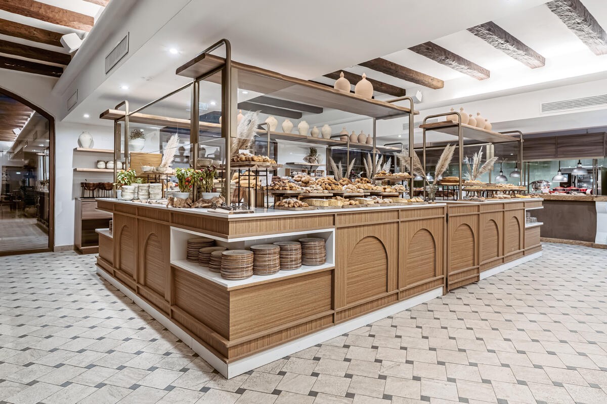 Mangia's Santa Teresa Sardinia, Curio Collection by Hilton