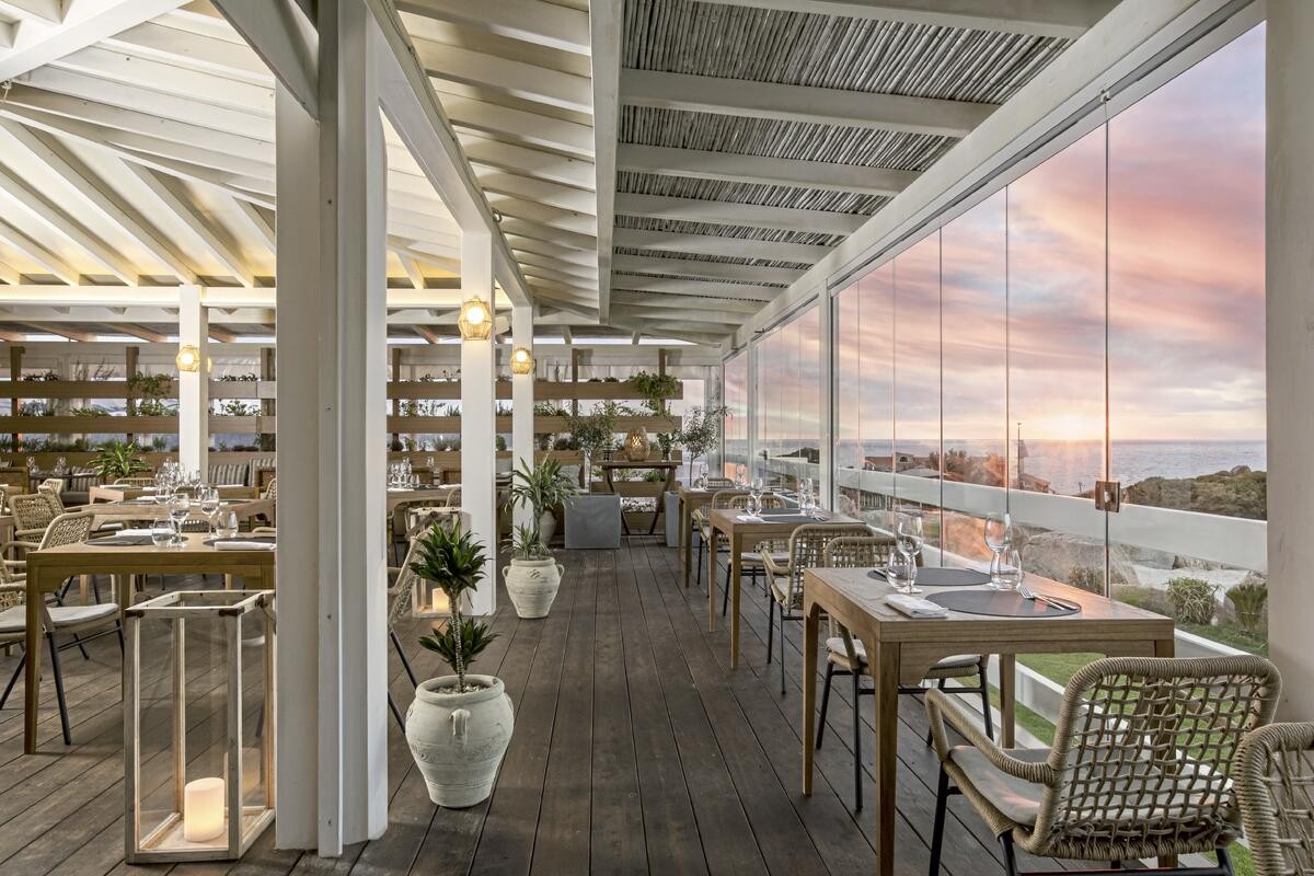Mangia's Santa Teresa Sardinia, Curio Collection by Hilton