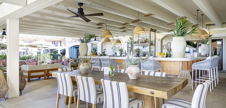 Mangia's Santa Teresa Sardinia, Curio Collection by Hilton