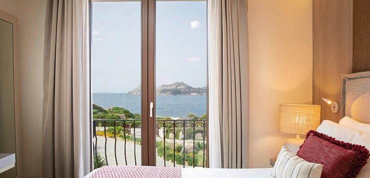 Mangia's Santa Teresa Sardinia, Curio Collection by Hilton