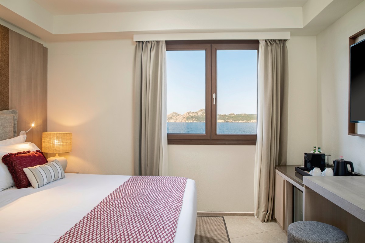 Mangia's Santa Teresa Sardinia, Curio Collection by Hilton