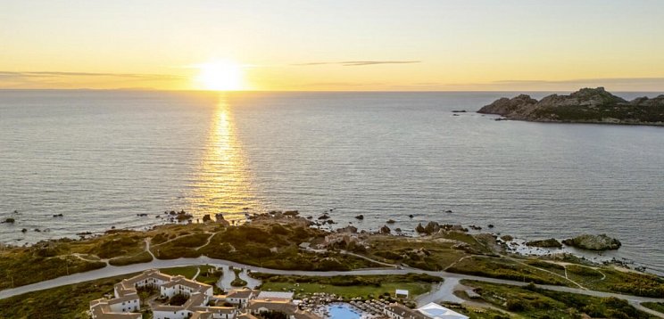 Mangia's Santa Teresa Sardinia, Curio Collection by Hilton