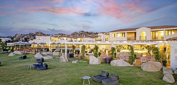 Mangia's Santa Teresa Sardinia, Curio Collection by Hilton