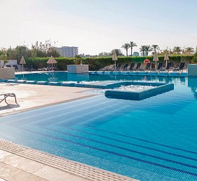 Eix Lagotel Holiday Resort