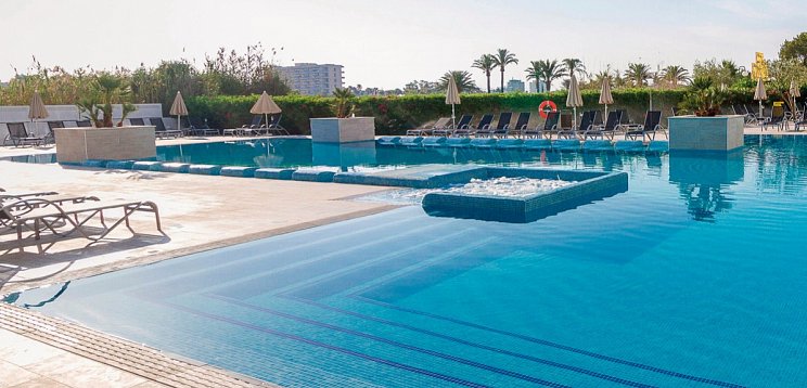 Eix Lagotel Holiday Resort