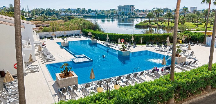 Eix Lagotel Holiday Resort
