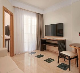 Grupotel Playa de Palma Suites & Spa