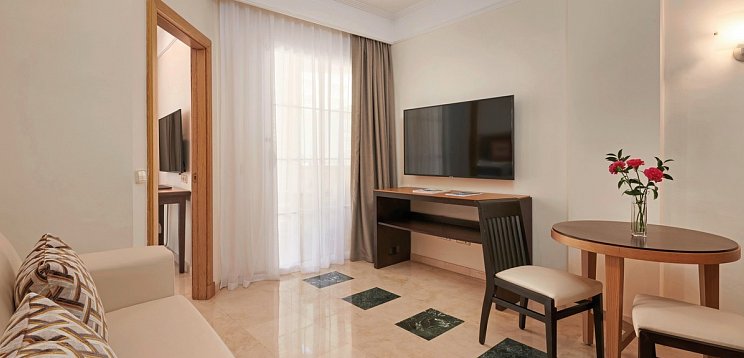 Grupotel Playa de Palma Suites & Spa