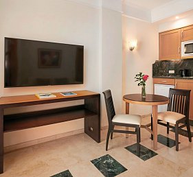 Grupotel Playa de Palma Suites & Spa