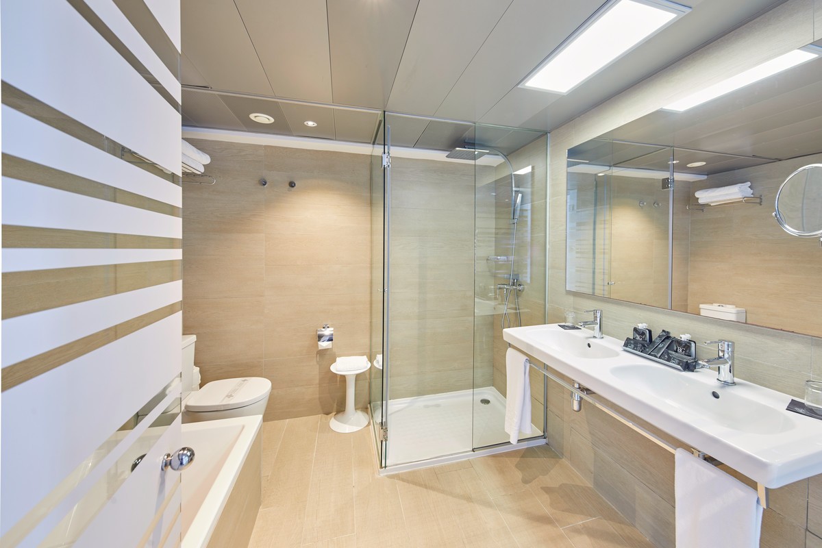 BG Tonga Tower Design Hotel & Suites