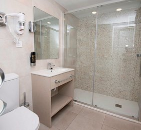Chevy Hotel & Suites