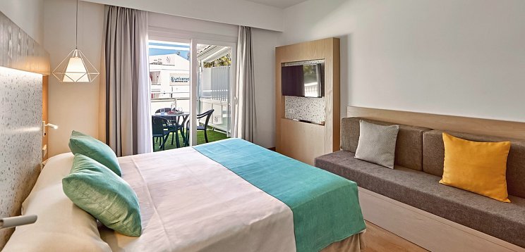 Universal Aparthotel Elisa