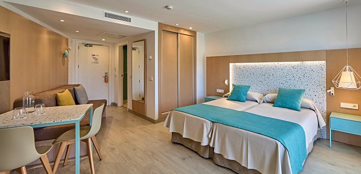 Universal Aparthotel Elisa