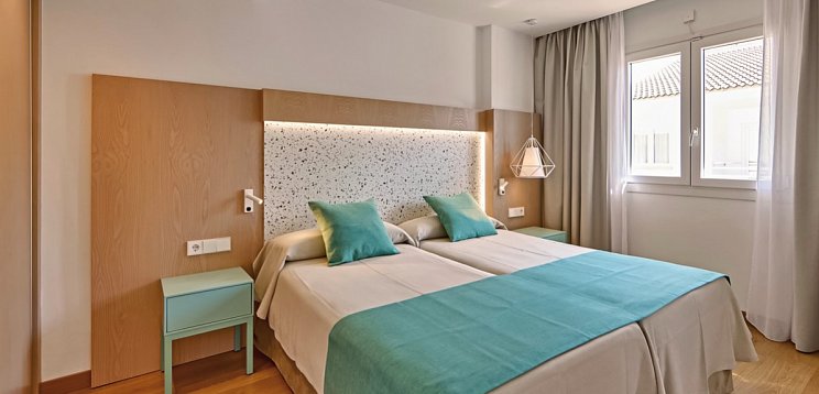 Universal Aparthotel Elisa
