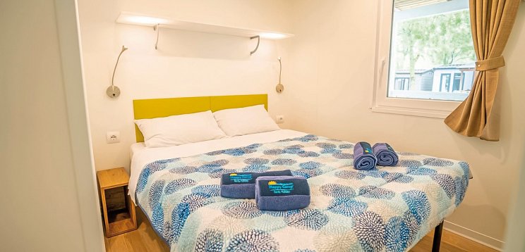 Hu Park Albatros Village (by Happy Camp)