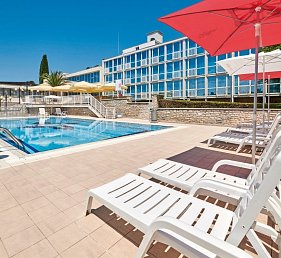 Zorna Plava Laguna