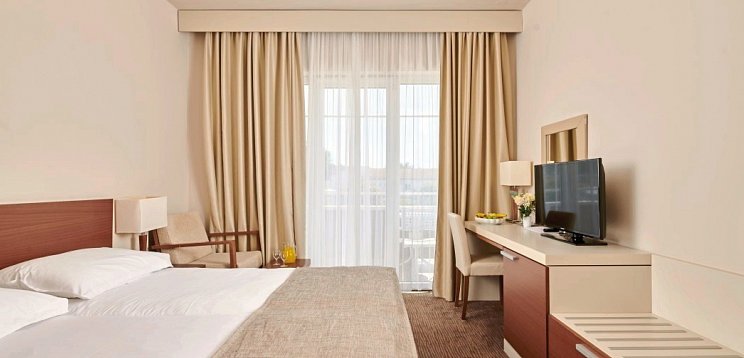 Albatros Plava Laguna