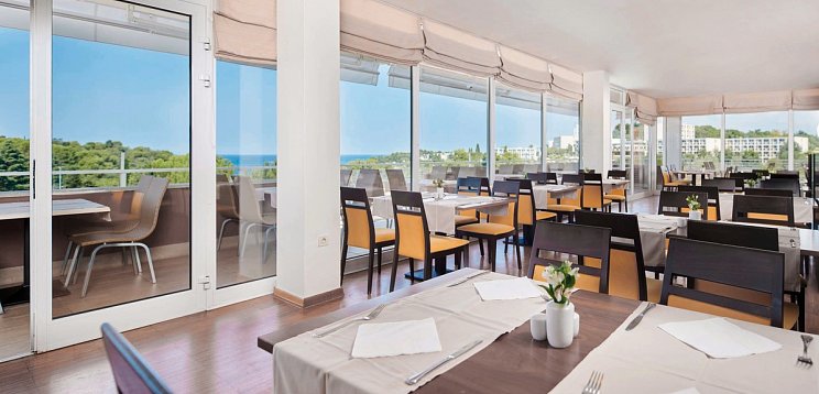 Albatros Plava Laguna