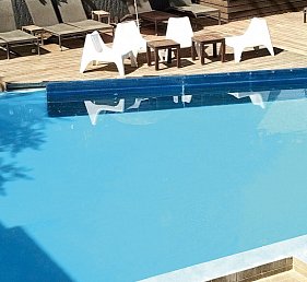 Amphitryon City Hotel