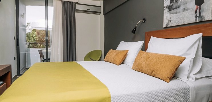 Amphitryon City Hotel
