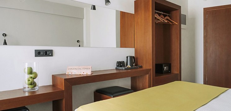 Amphitryon City Hotel